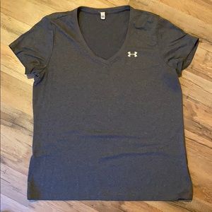 Under Armour VNeck shirt